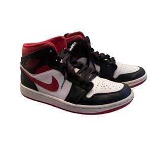 Air Jordan 1 size man 8 used in a excellent condition lots of life